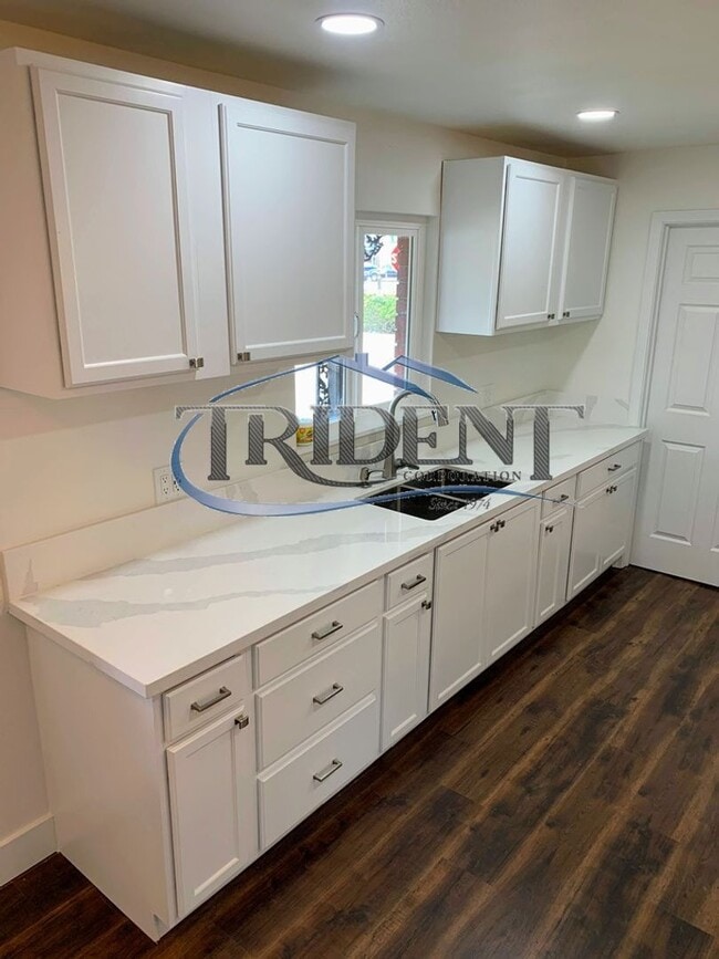 Photo - 685 N Barrett Rd