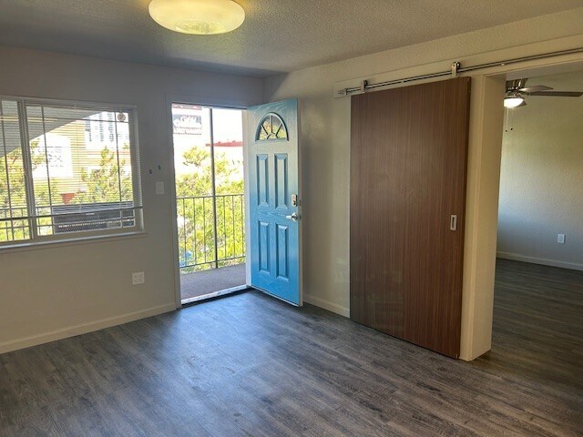 Photo - Midtown Manor