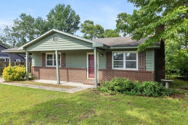 Photo - 3 Bedroom 1.5 Bath Ranch in Hope Mills