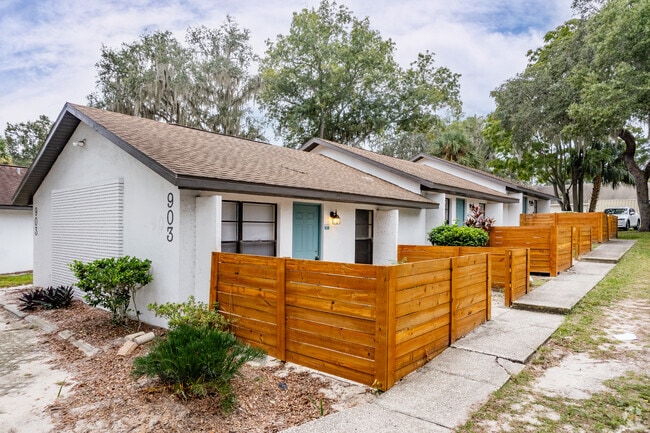 425 S 9th St Leesburg, FL 34748-7508 - The Rhoads Apartments | 2 Bedroom Apartmen...