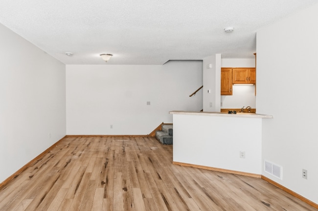 Photo - 8427 Yukon Cir N