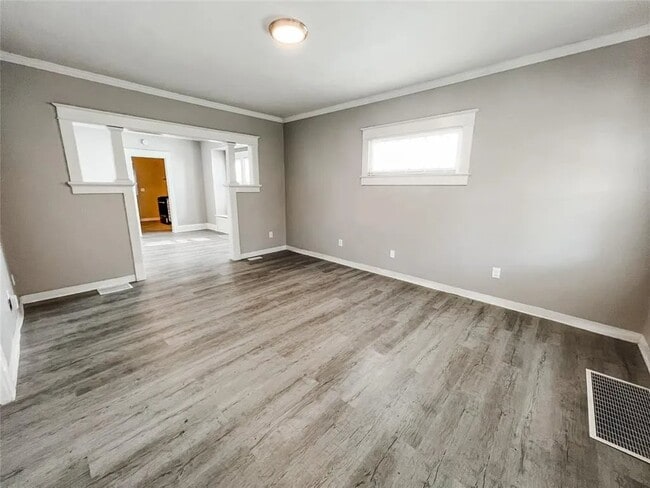 Photo - 336 N Riley Ave