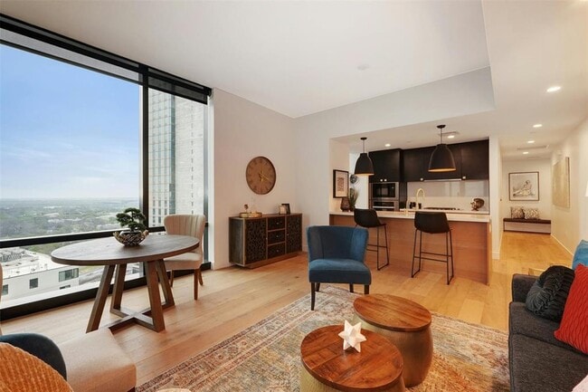Photo - 70 Rainey St Unit 1807