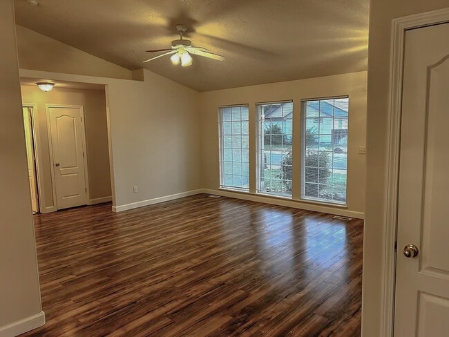 Photo - 1435 N Inez Pl