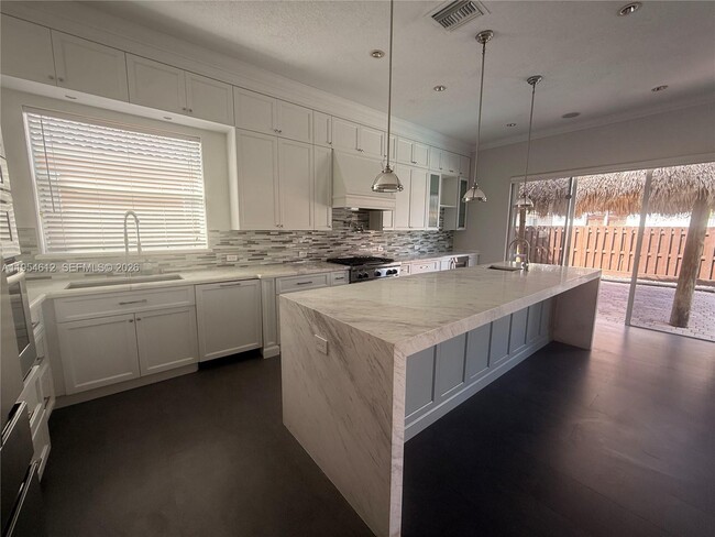 Photo - 8835 NW 168th St