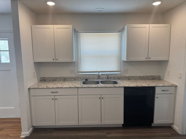 Photo - Home Sweet Home Urban Cottage