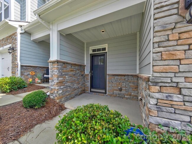Building Photo - 915 Emma Kate Ct