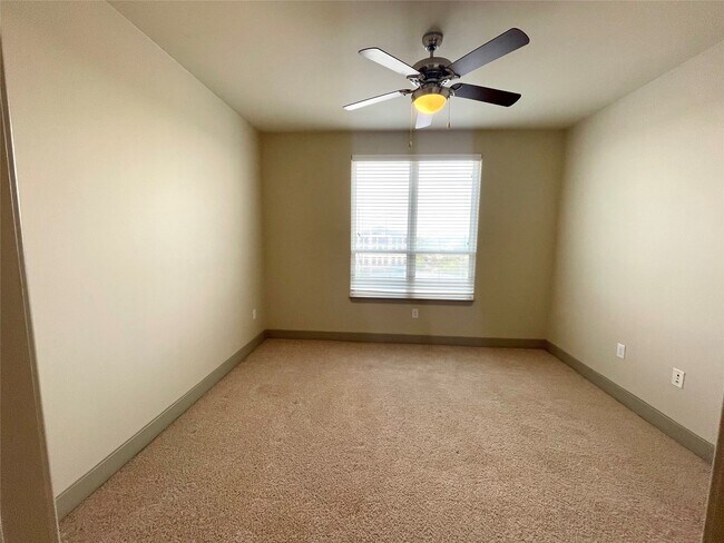 Photo - 1340 W Gray St