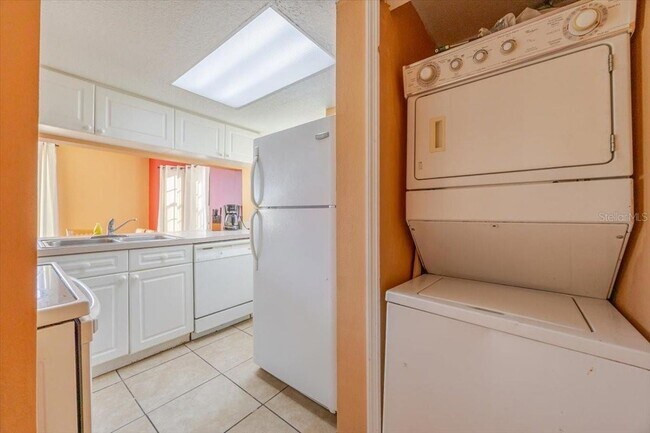 203 Coco Plum Dr