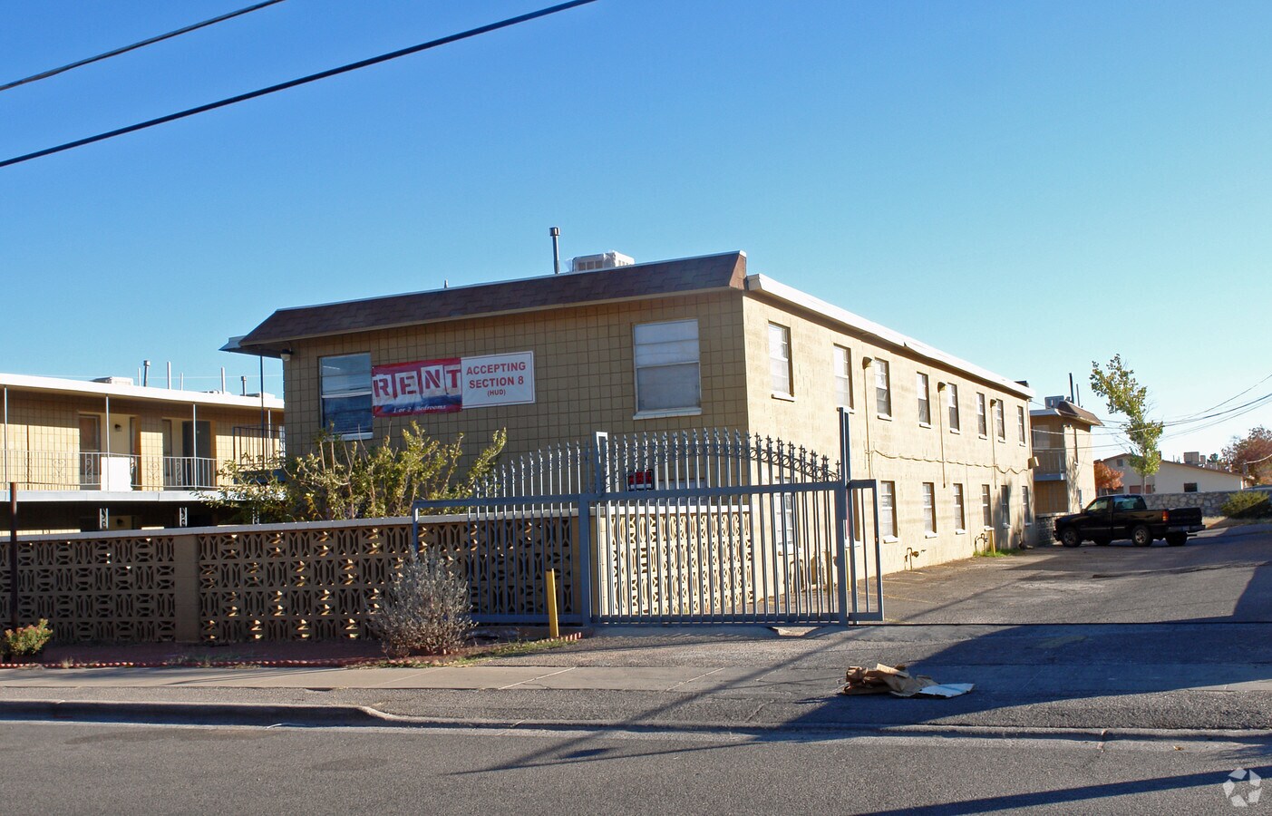 Titanic Apartments - Titanic Apartments