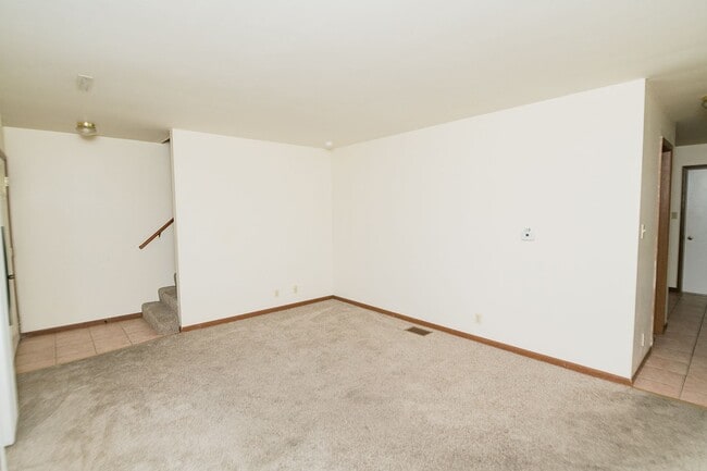 Photo - 2 bedroom / 1.5 bathroom Townhome for rent in Chesterton