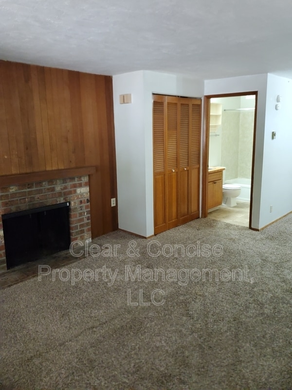 Building Photo - 411 W 15th Ave Unit 1