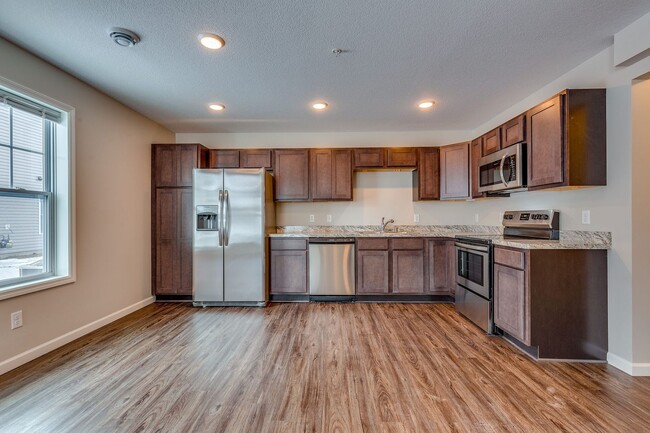 Building Photo - 3bd 2ba 2 car garage available sept01 $1,8... Rental