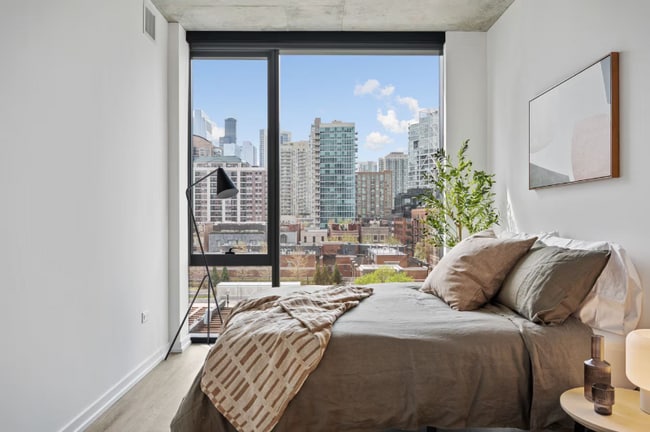 Photo - 454 W Chicago Ave