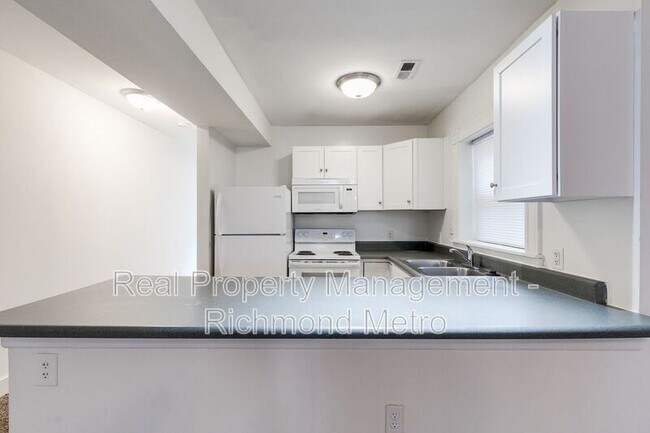 Photo - 1818 Parkwood Ave