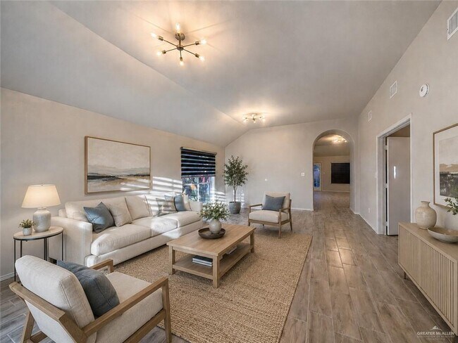 16 Santa Inez St