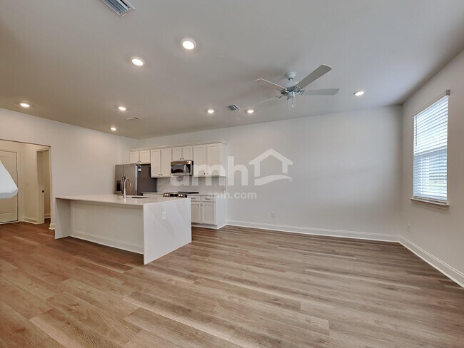 Photo - 108 Slice Dr