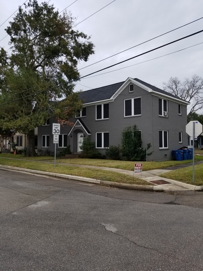 Photo - 2415 Avenue G