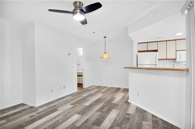 Photo - 2500 Burleson Rd Unit 204