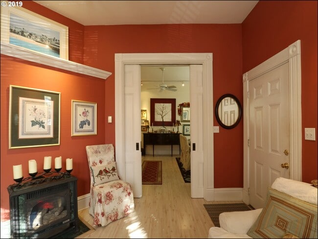 Photo - 1039 SE Franklin St