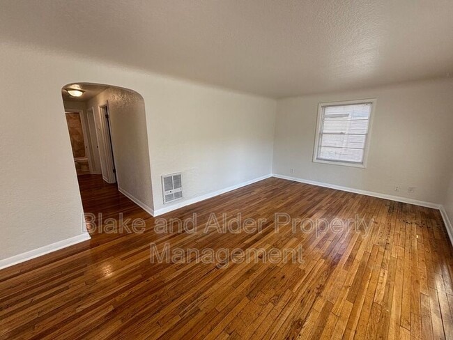 Photo - 656 Breys Ave NE