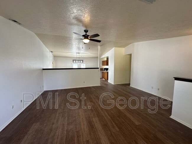 Photo - 3059 Bayberry Cir