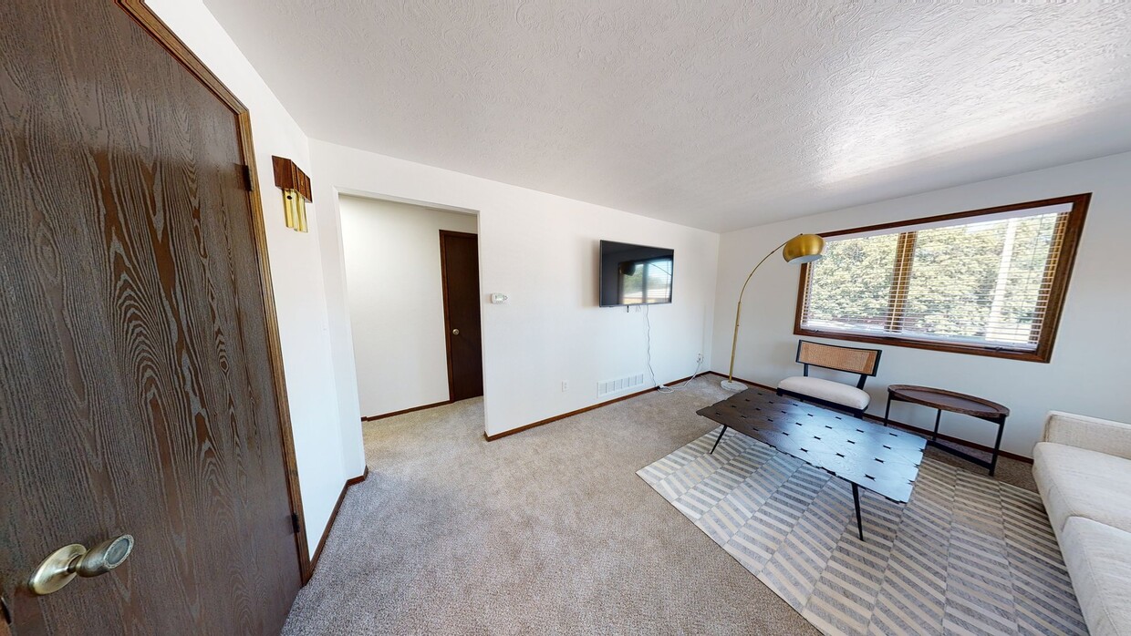 Photo - 2185 Upham St House