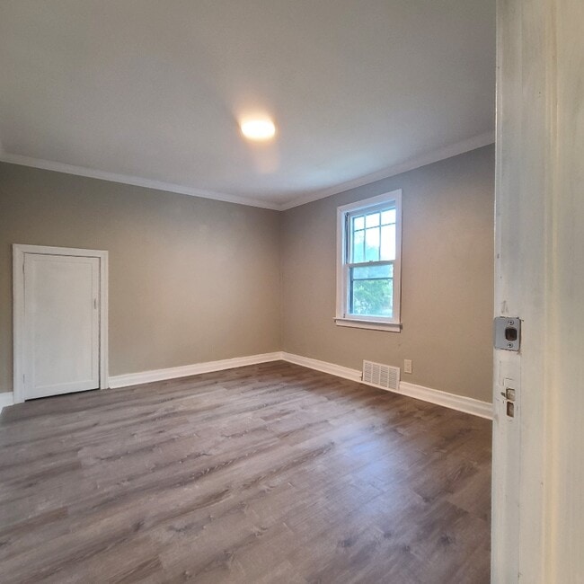 Photo - 754 Chenango St Unit #3