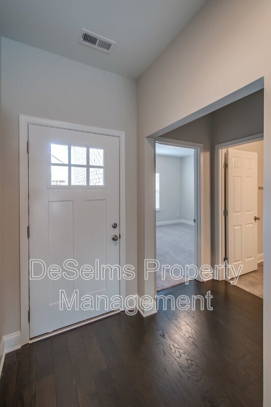 Photo - 1529 Holton Rd