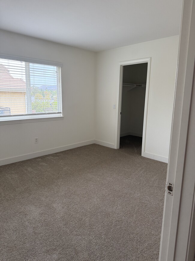 Heritage at Canyon Pointe Apartments