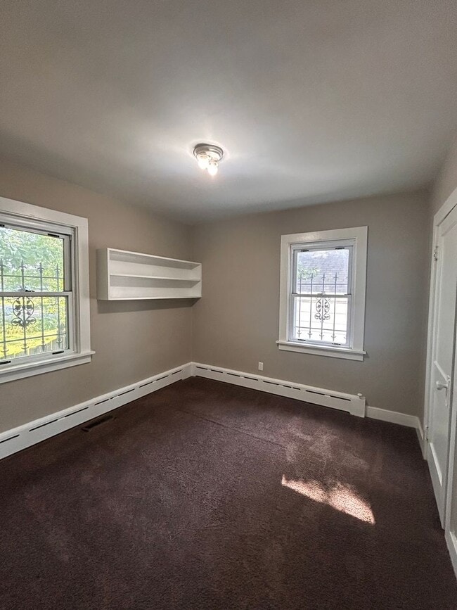 Photo - 301 W Foster Pkwy