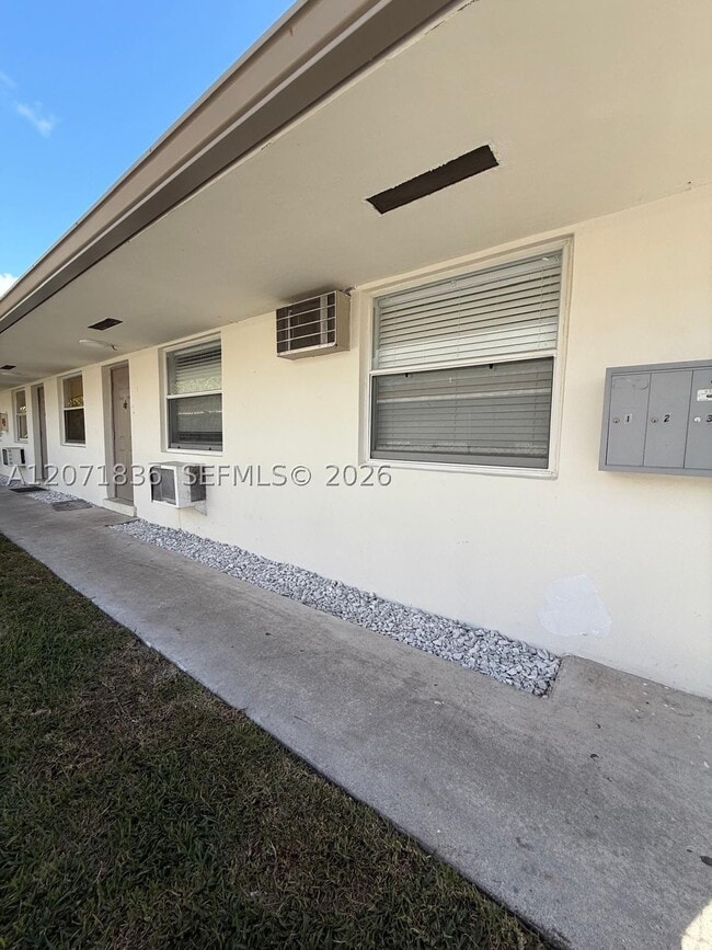 Photo - 15941 NE 18th Ct Unit 3