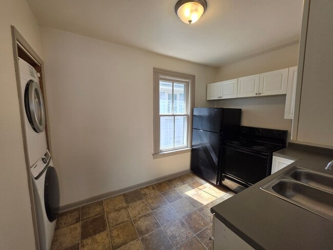 30 Hickory St Unit 2-Up