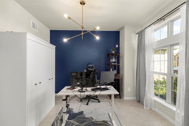 Photo - 29471 Westhope Dr