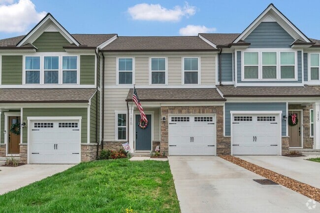 Building Photo - Beautiful Townhome!! Great Location!!