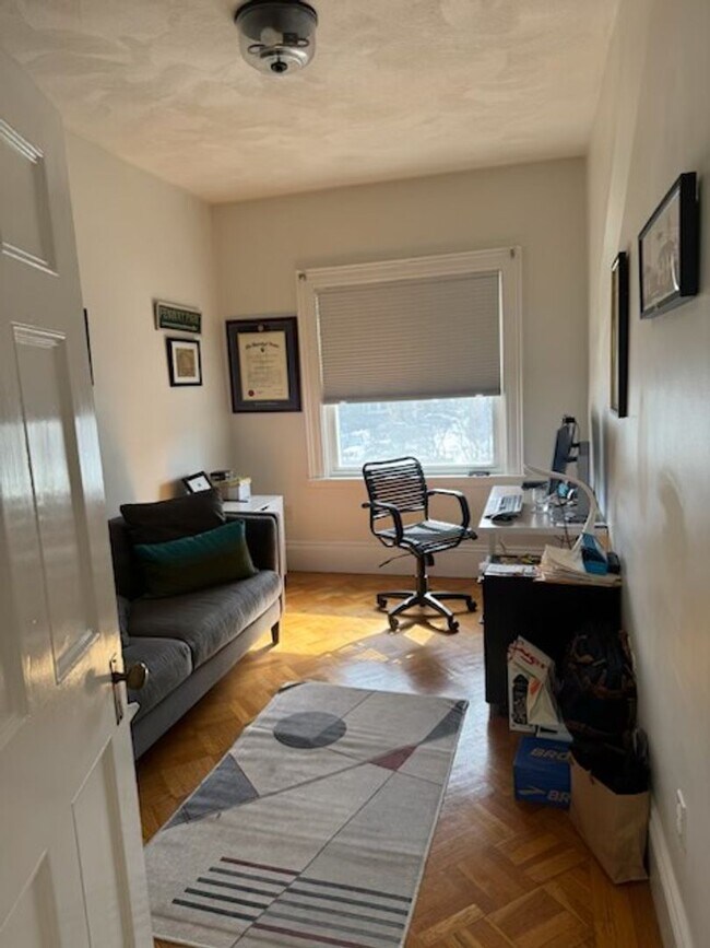 Photo - 1702 Beacon St