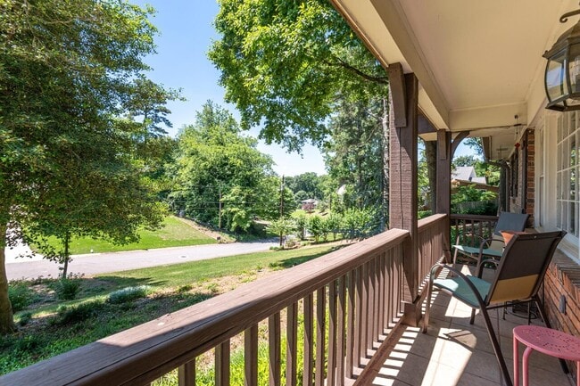 Photo - 3926 Pineview Dr SE