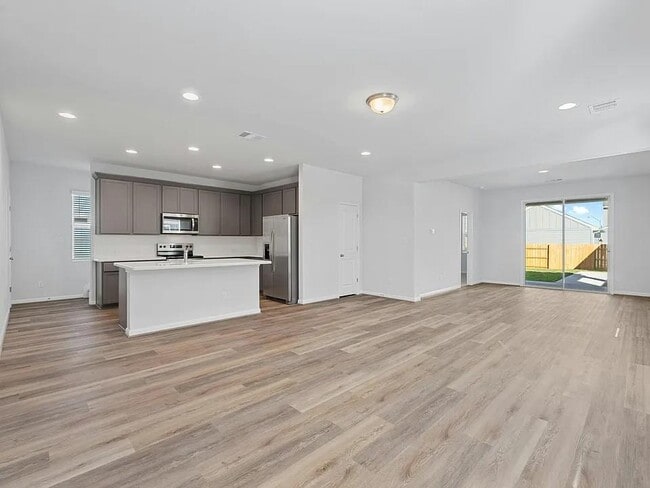 Photo - 209 Cherry Blossom Ln