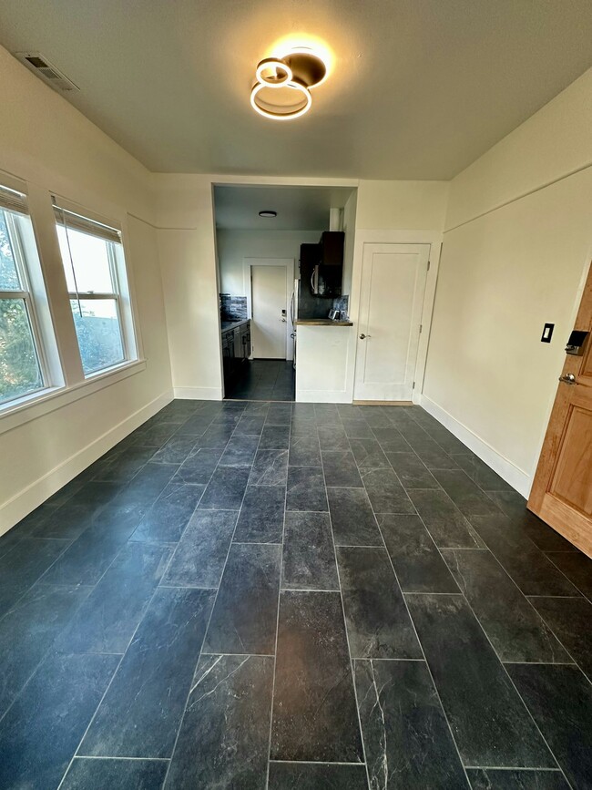 Photo - 444 40th St Unit B