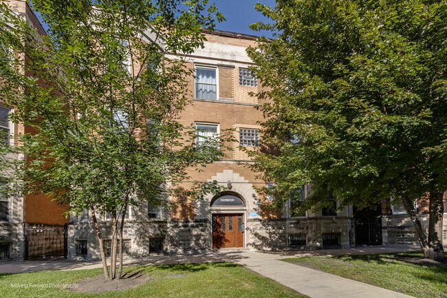 Photo - 4852 S Prairie Ave Unit 1B