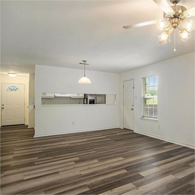 Photo - 2621 Lee Ave Unit B