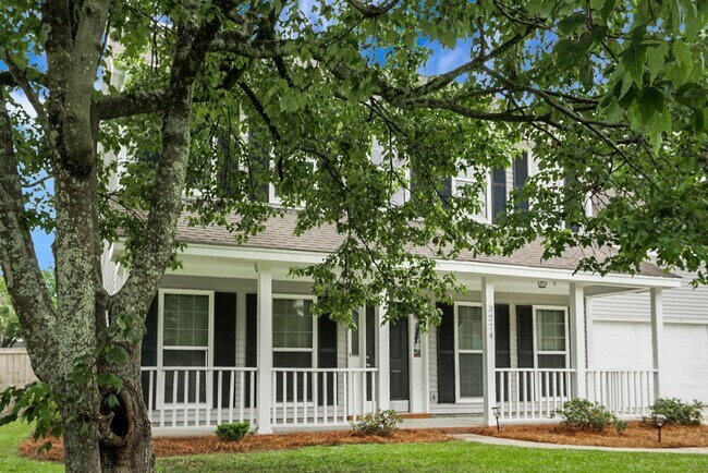 Photo - Gorgeous, 2 story, 4 BR, 2.5 BA Home with Fenced Yard near Magnolia Gardens