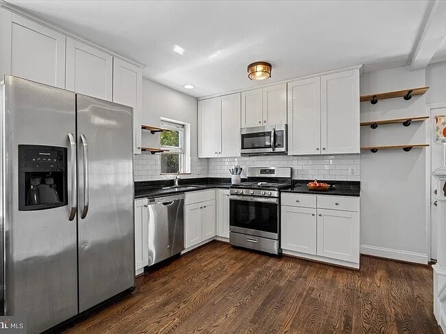 Photo - 4604 Burlington Rd