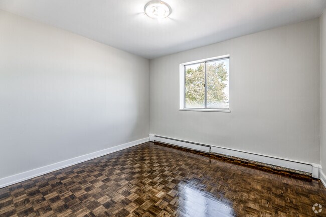 1BR, 1BA - 565SF - Chambre - 16 Champlain Avenue