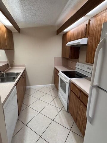 Building Photo - 3310-3333 33rd Way