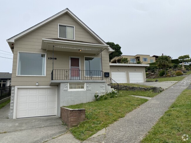 Building Photo - 1308 Beacon Way S Rental
