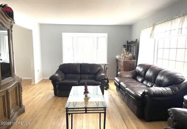 Photo - 33 Parker Rd