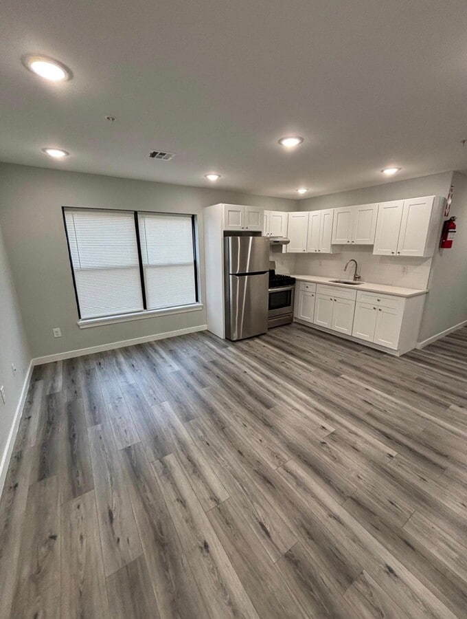 Photo - 135 Beech St Unidad 205