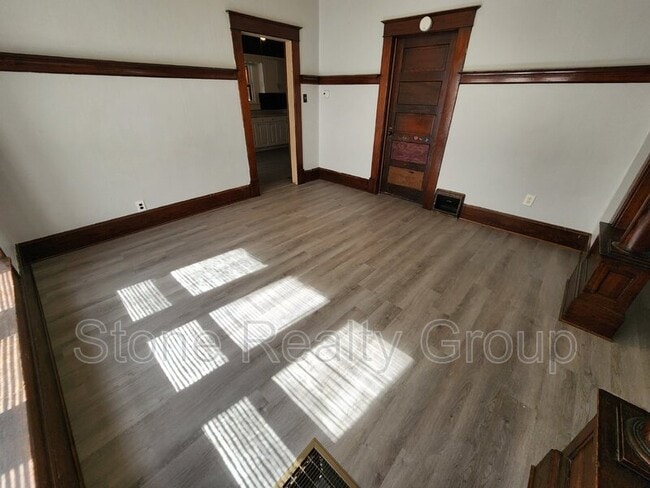 Photo - 715 S 16th St