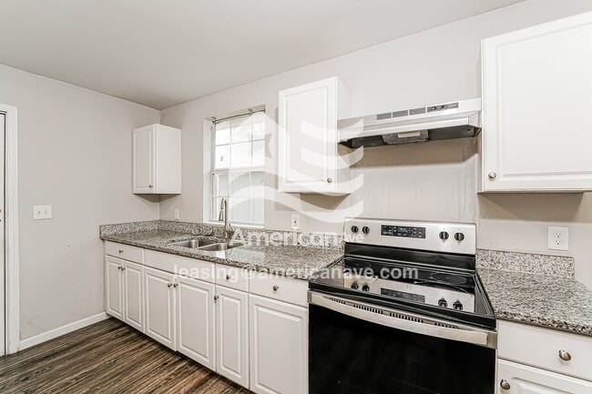 Photo - 610 16th Pl SW